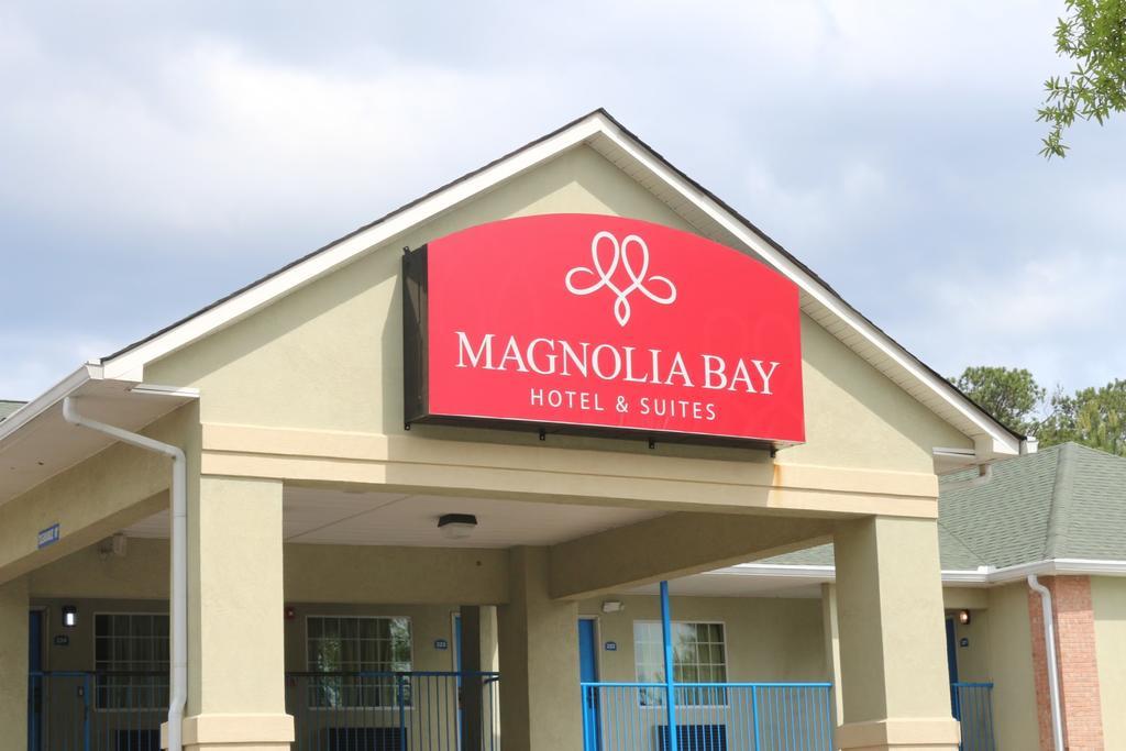 Magnolia Bay Hotel & Suites Джонсборо Экстерьер фото